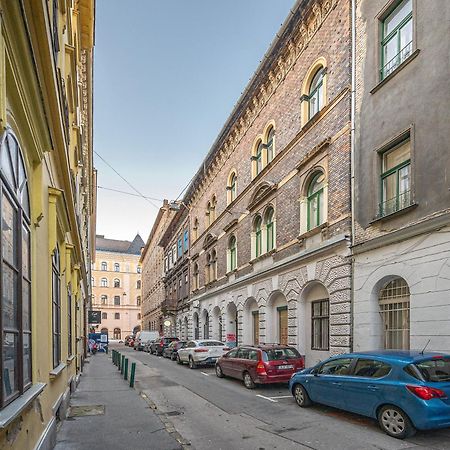 District 6Th Sense Apartment Budapest Luaran gambar